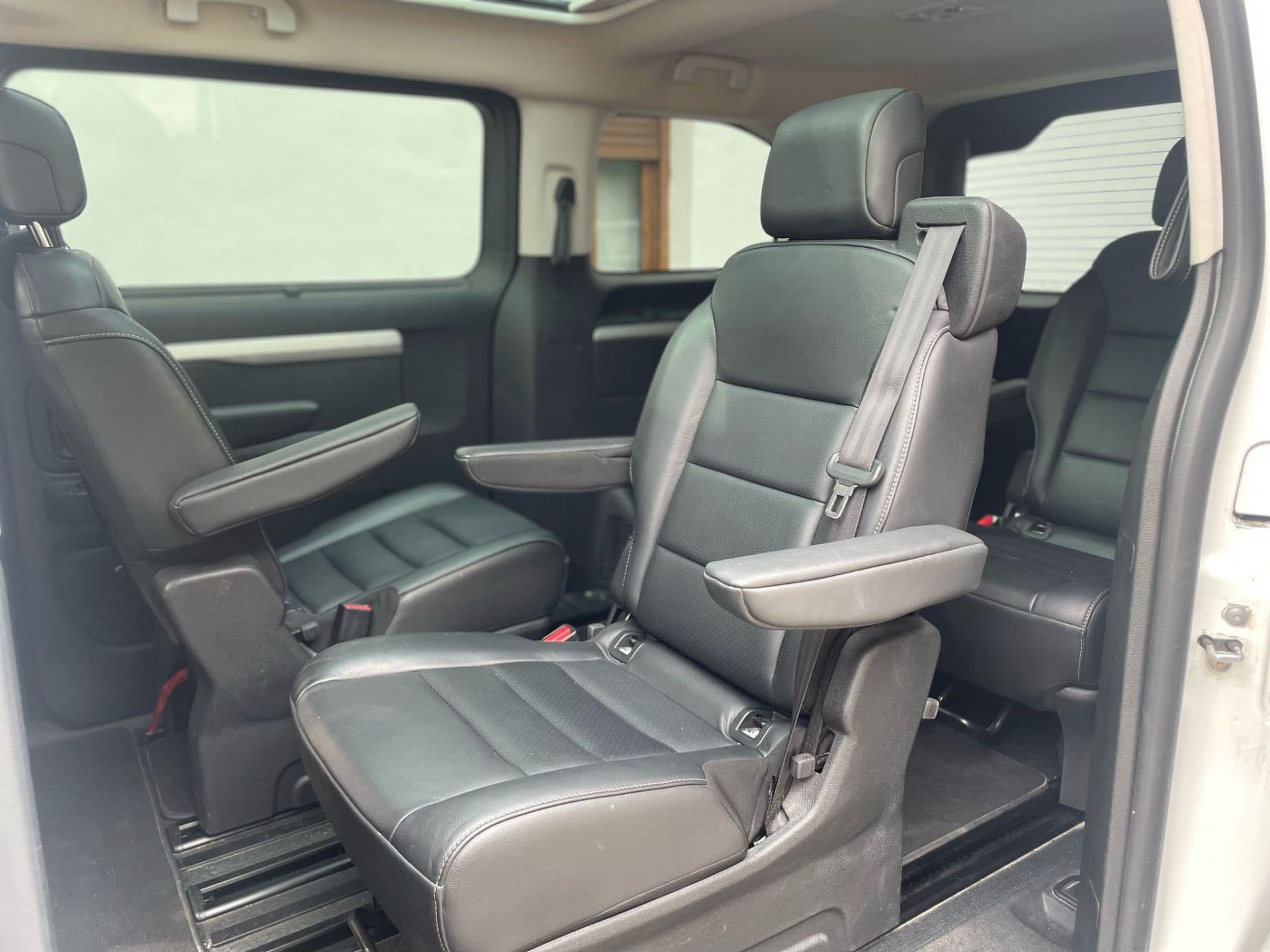PEUGEOT traveller