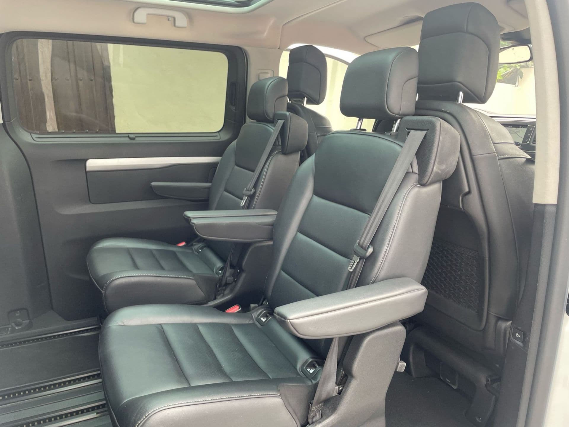 PEUGEOT traveller