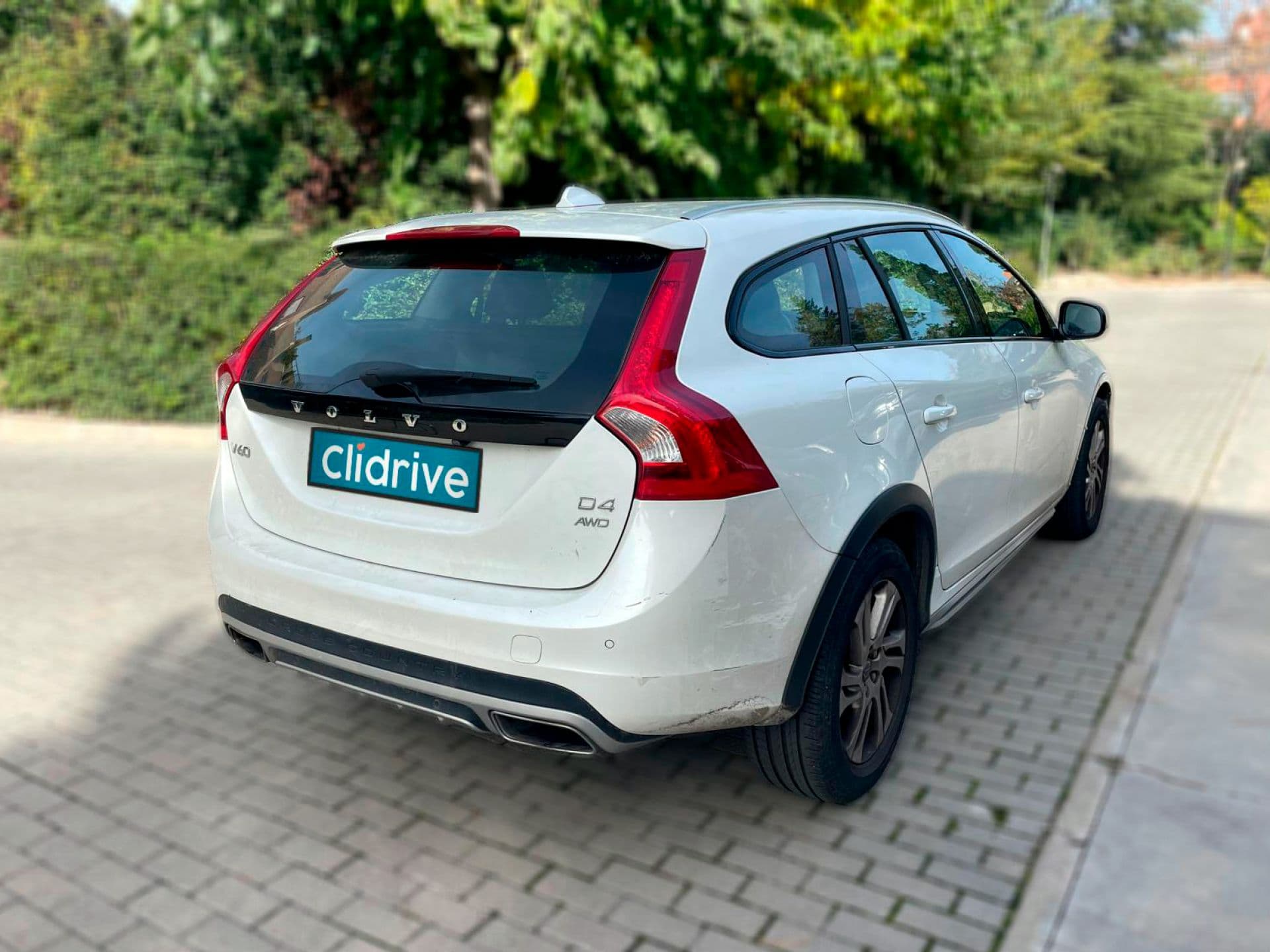 VOLVO V60 Cross Country