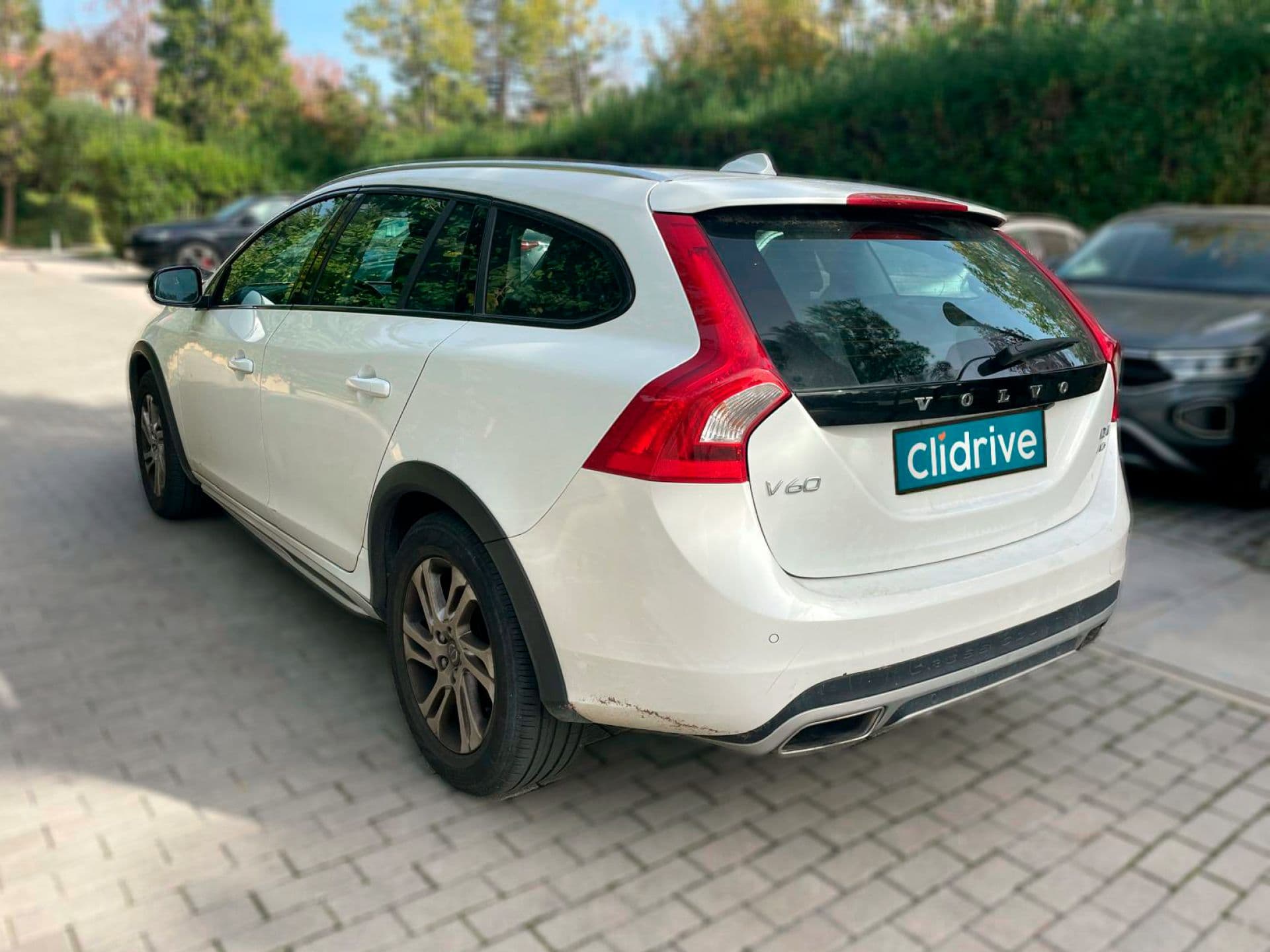 VOLVO V60 Cross Country
