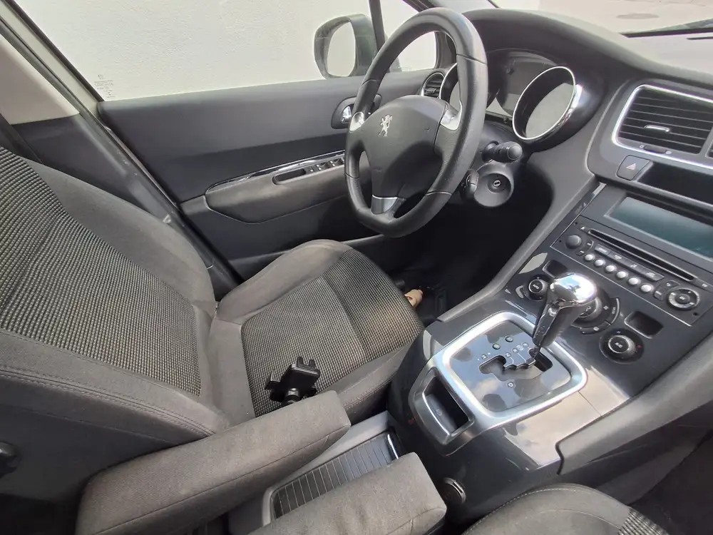 PEUGEOT 5008 - Foto 9 | Clidrive