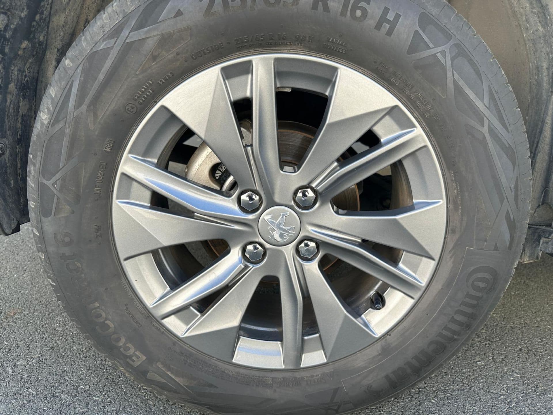 PEUGEOT 2008