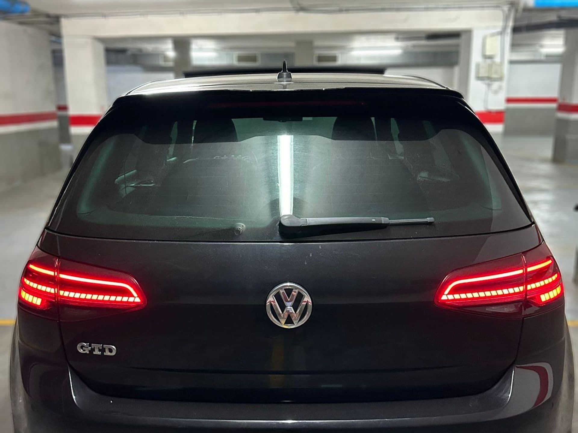 VOLKSWAGEN golf