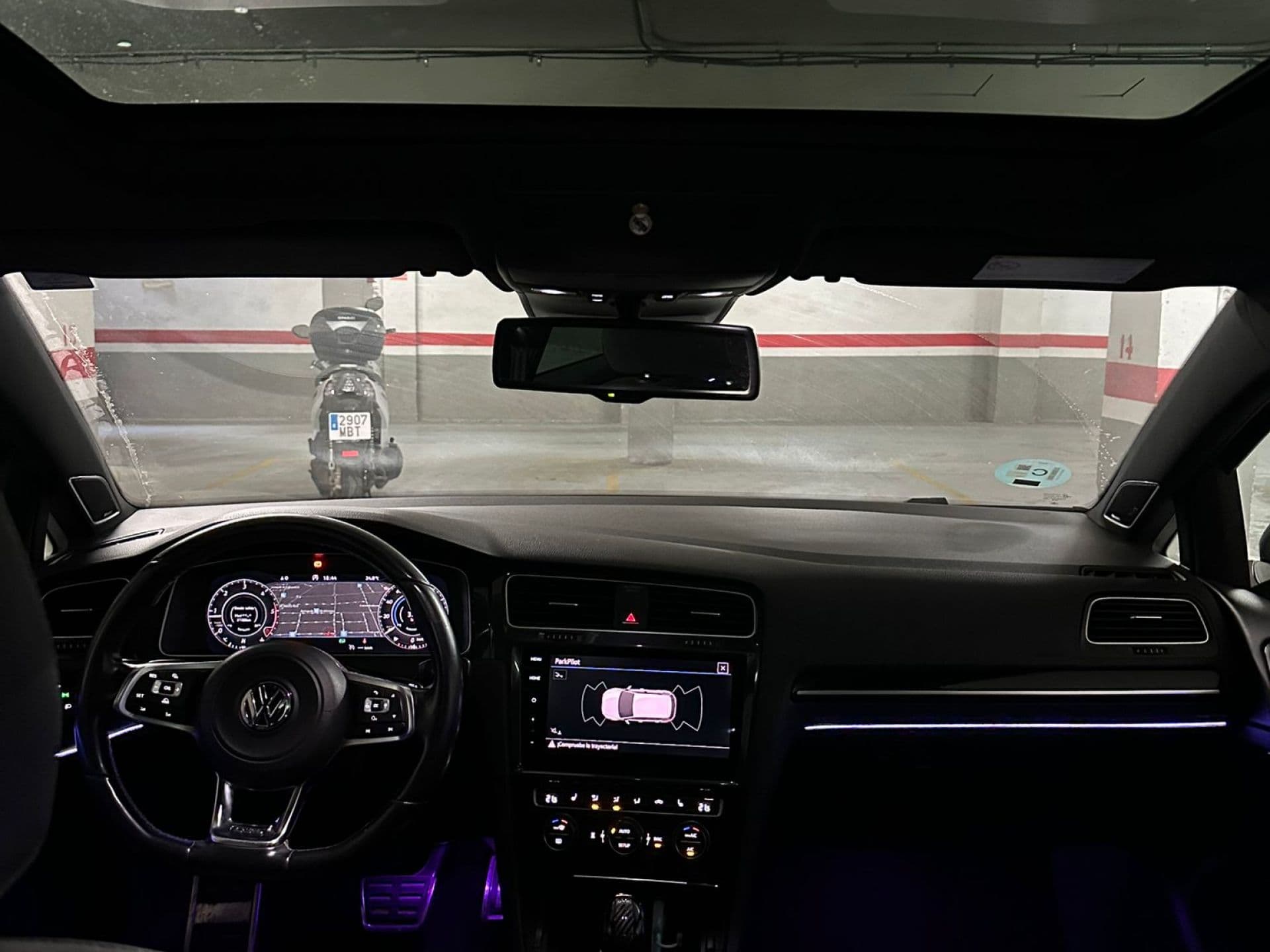 VOLKSWAGEN golf