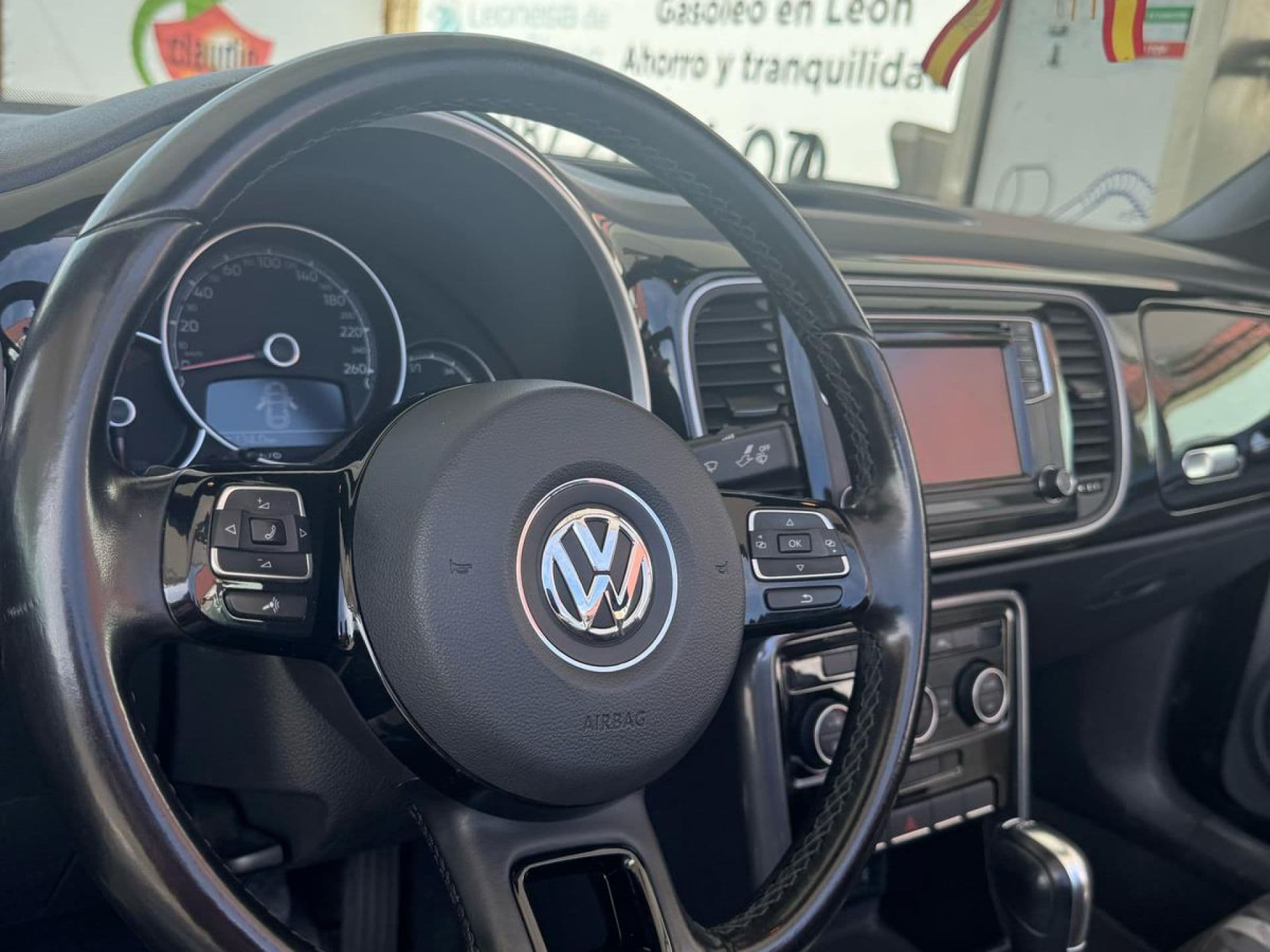 VOLKSWAGEN beetle