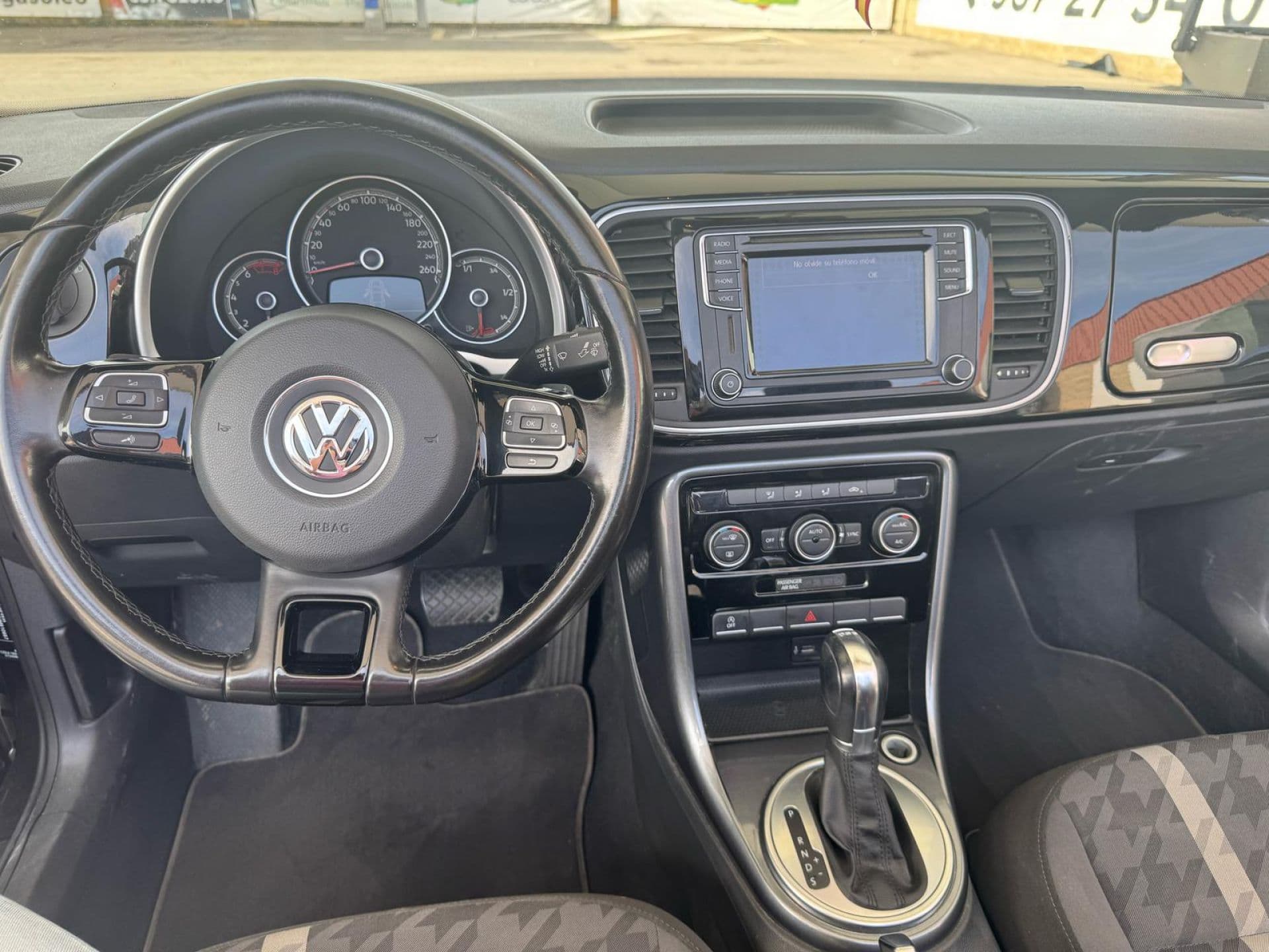 VOLKSWAGEN beetle