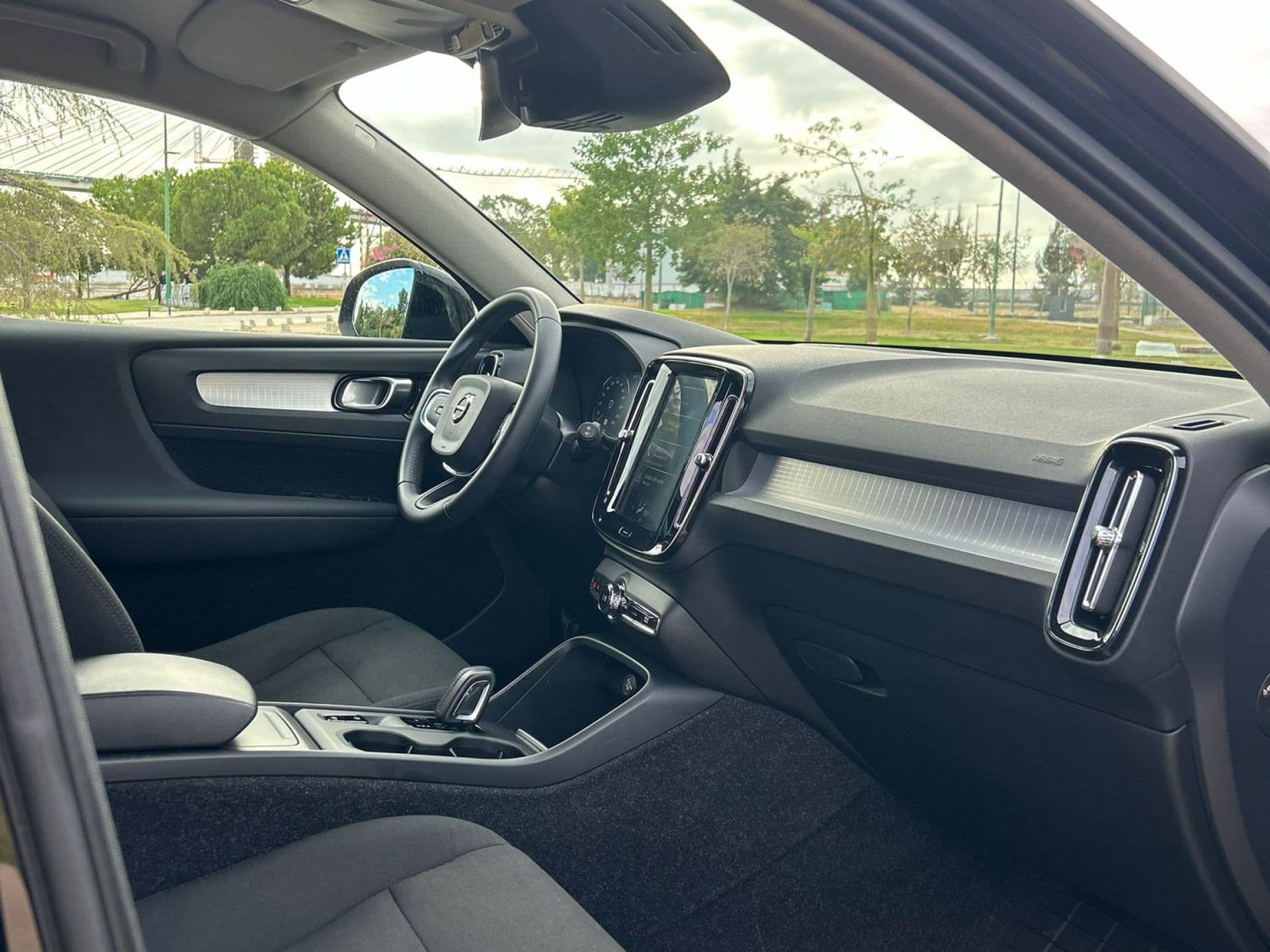 VOLVO xc40
