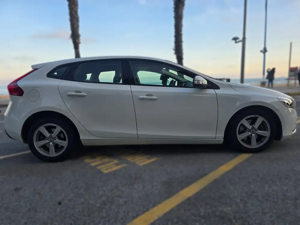 VOLVO V40 - Foto 3 | Clidrive