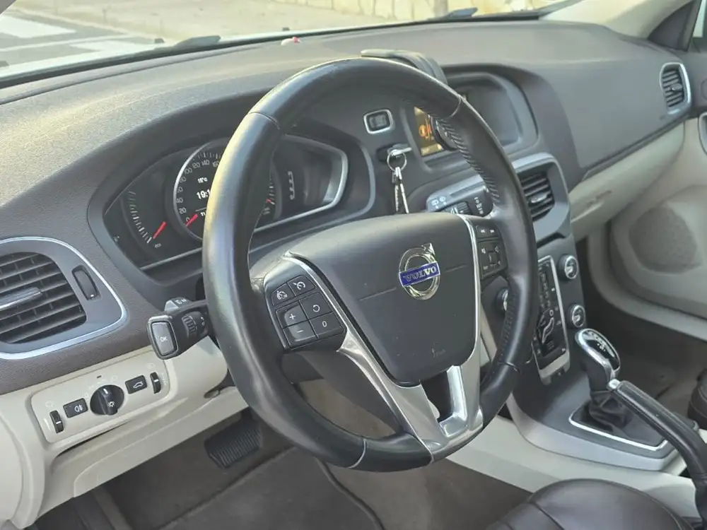 VOLVO V40 - Foto 6 | Clidrive