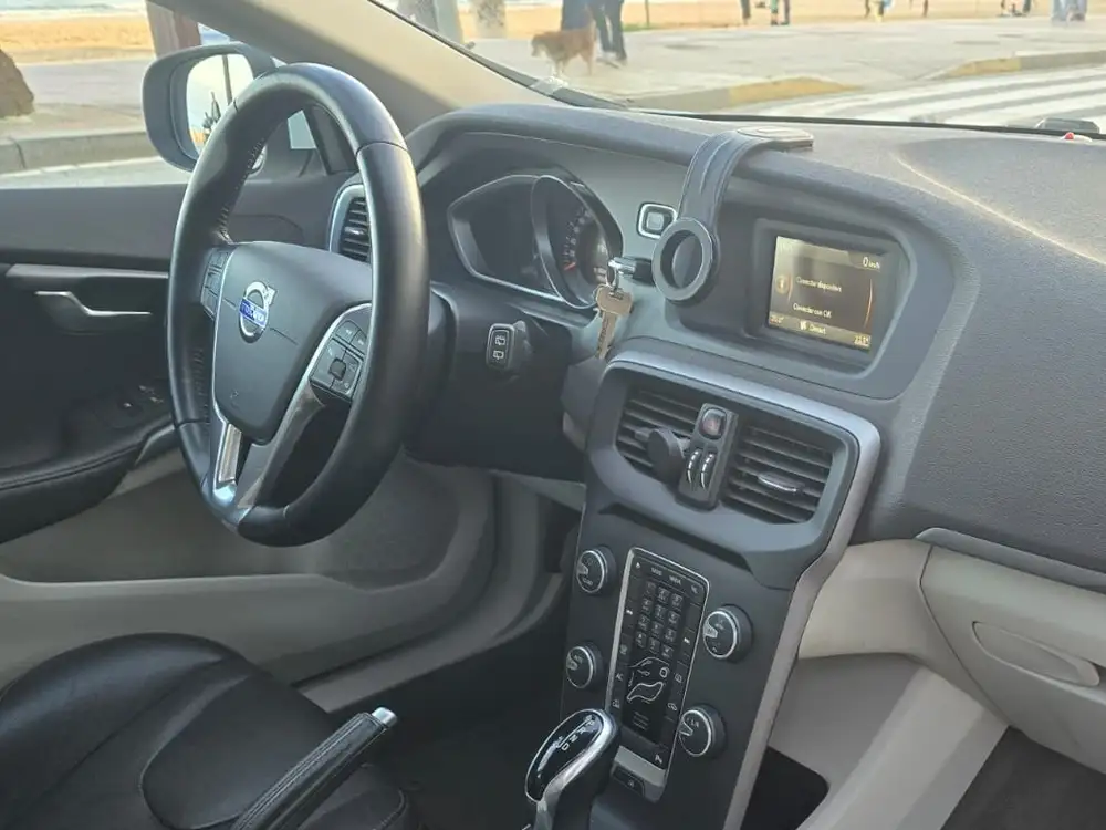 VOLVO V40 - Foto 7 | Clidrive