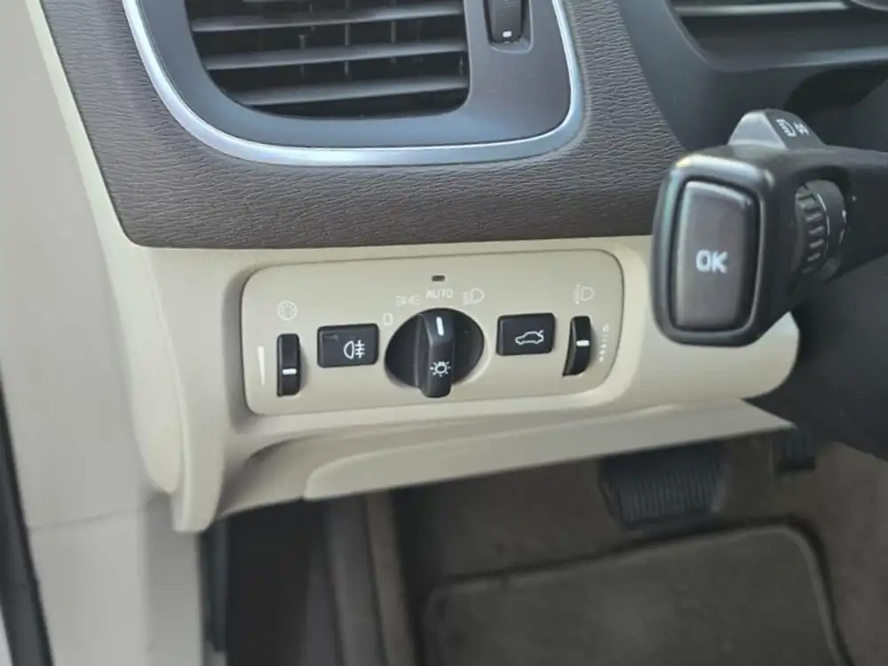 VOLVO V40 - Foto 9 | Clidrive