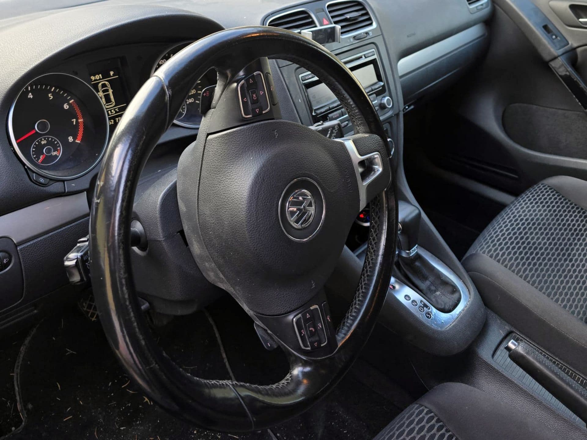 VOLKSWAGEN golf