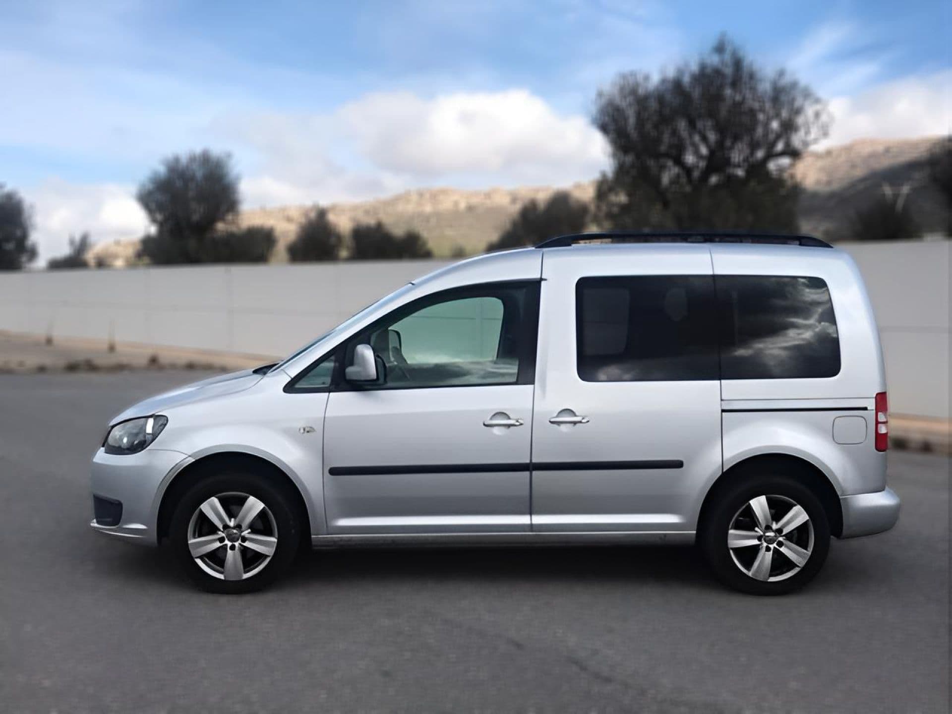 VOLKSWAGEN caddy