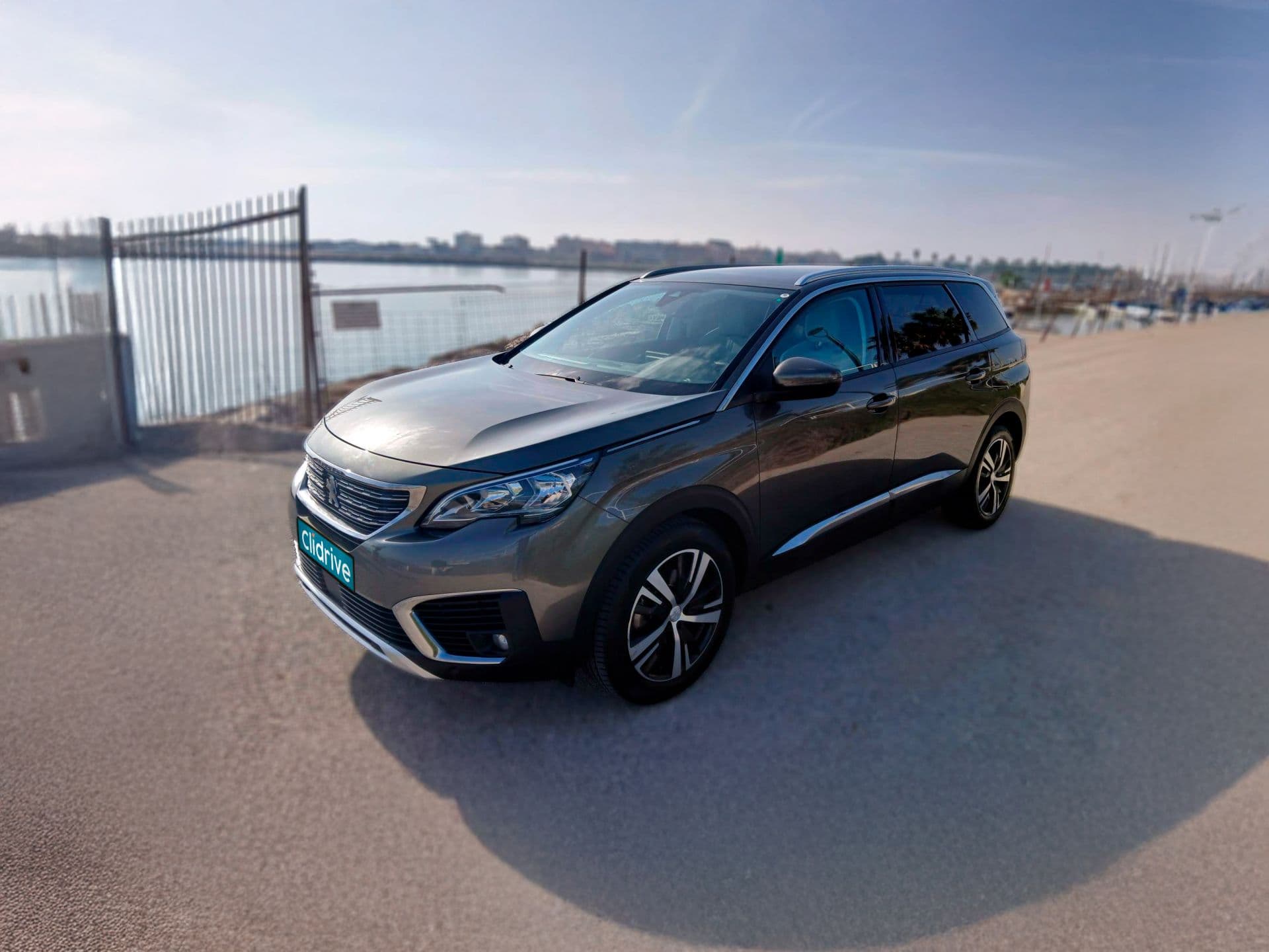 PEUGEOT 5008