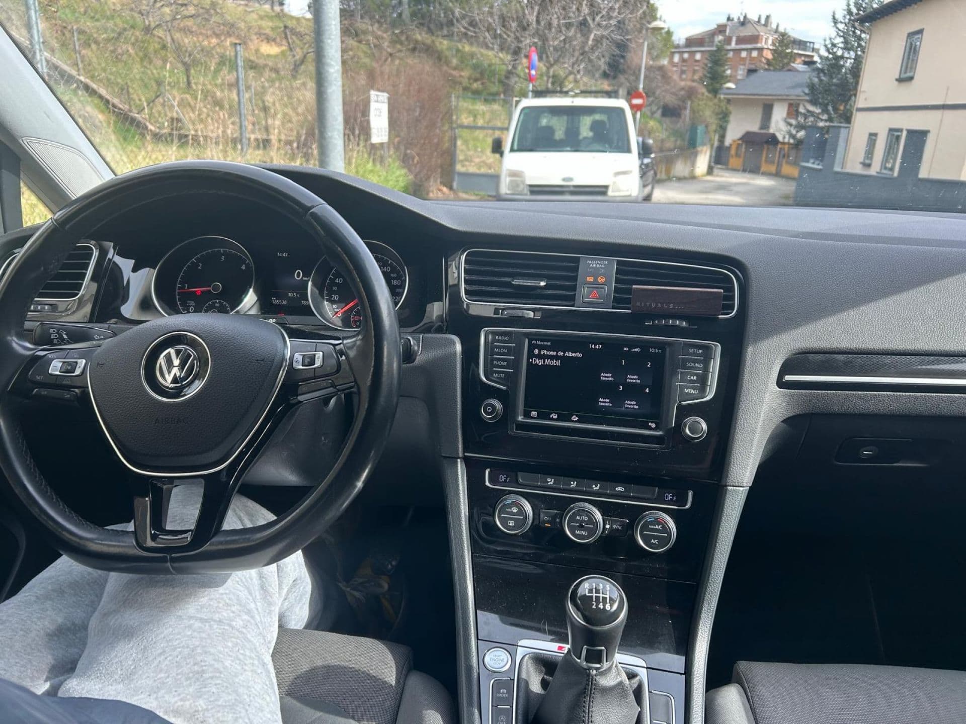 VOLKSWAGEN golf