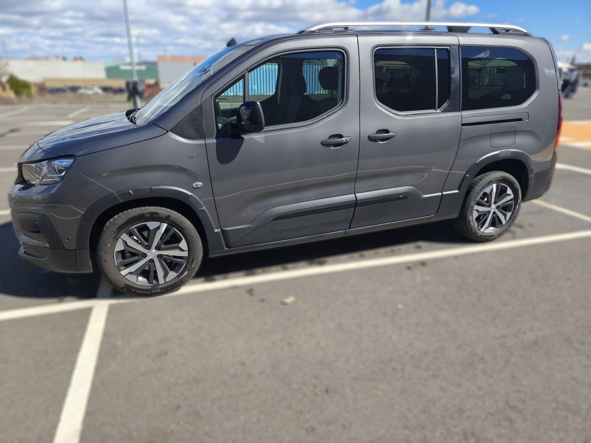 PEUGEOT rifter