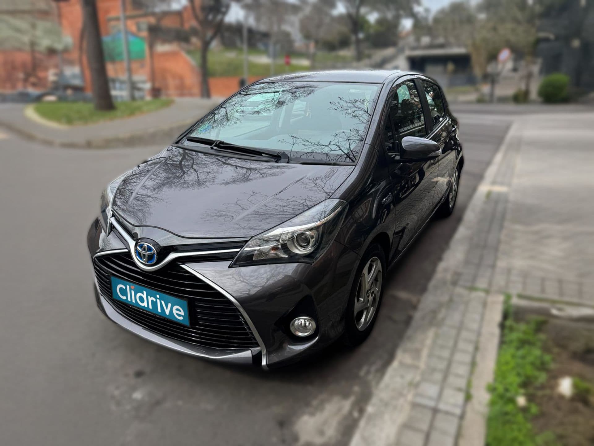 TOYOTA yaris