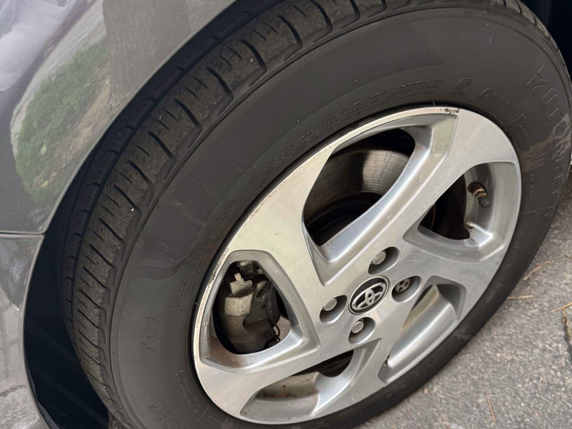 TOYOTA yaris