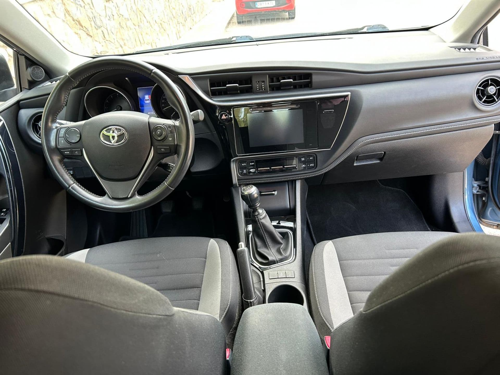 TOYOTA auris