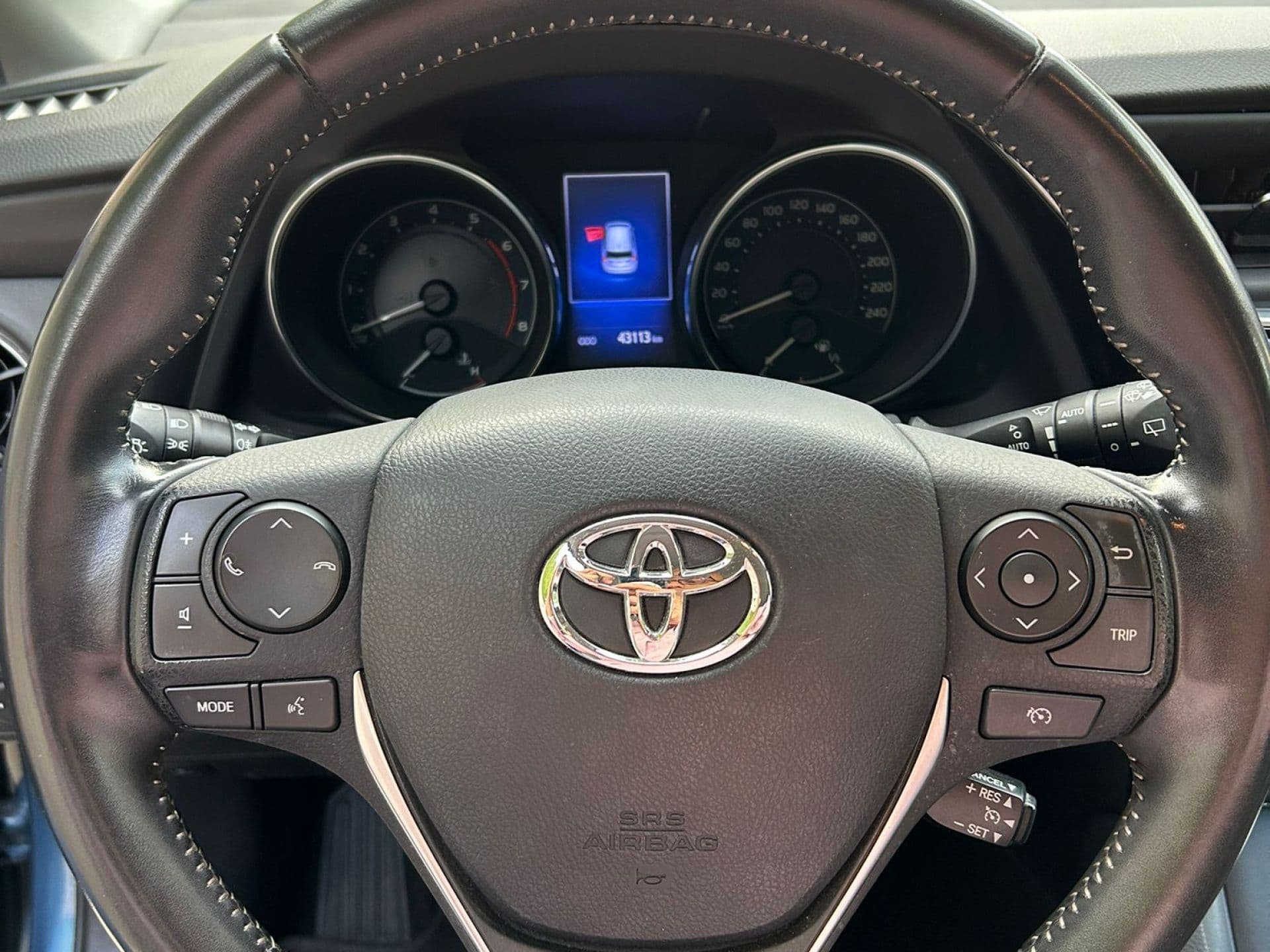 TOYOTA auris
