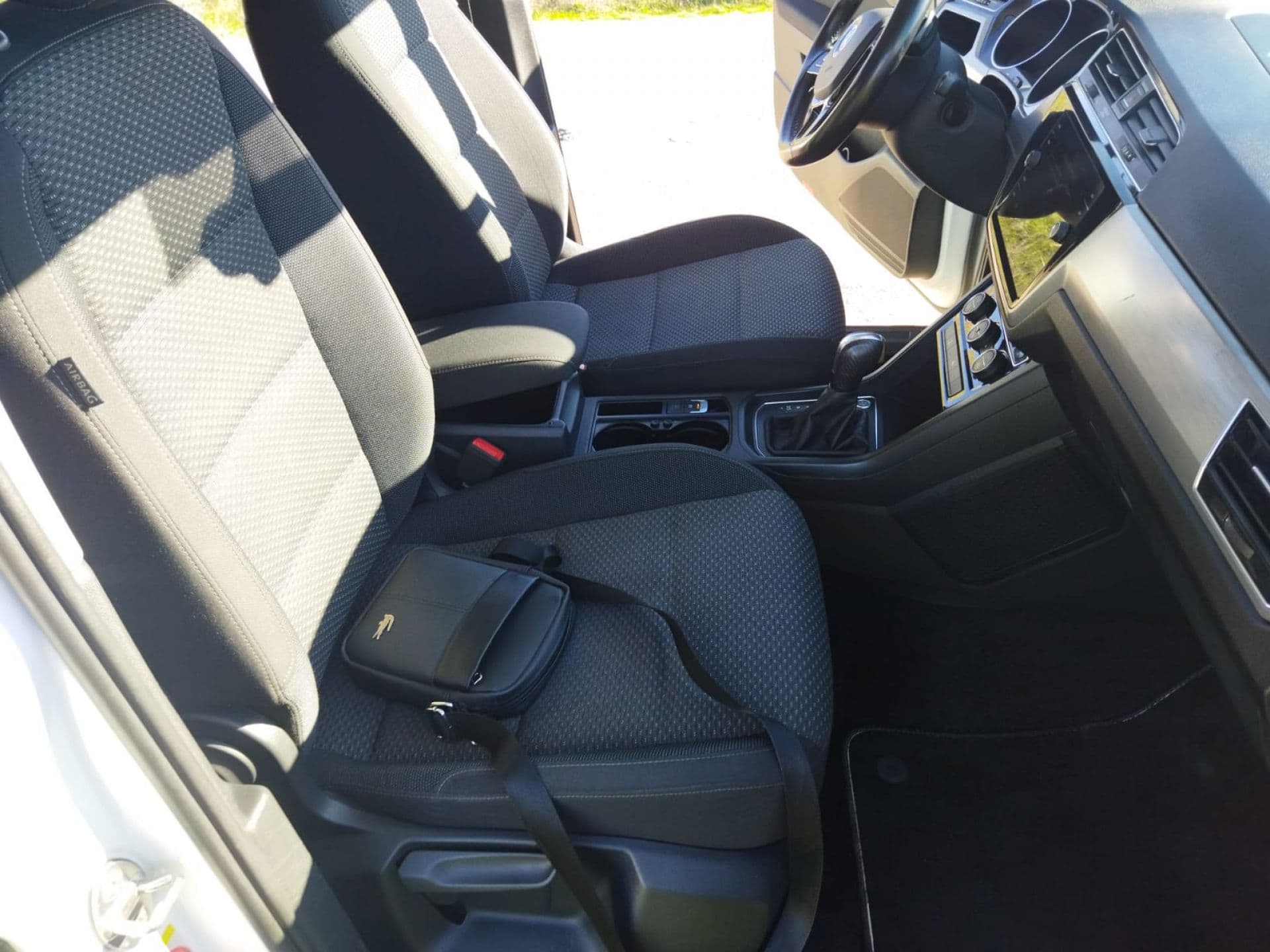 VOLKSWAGEN touran