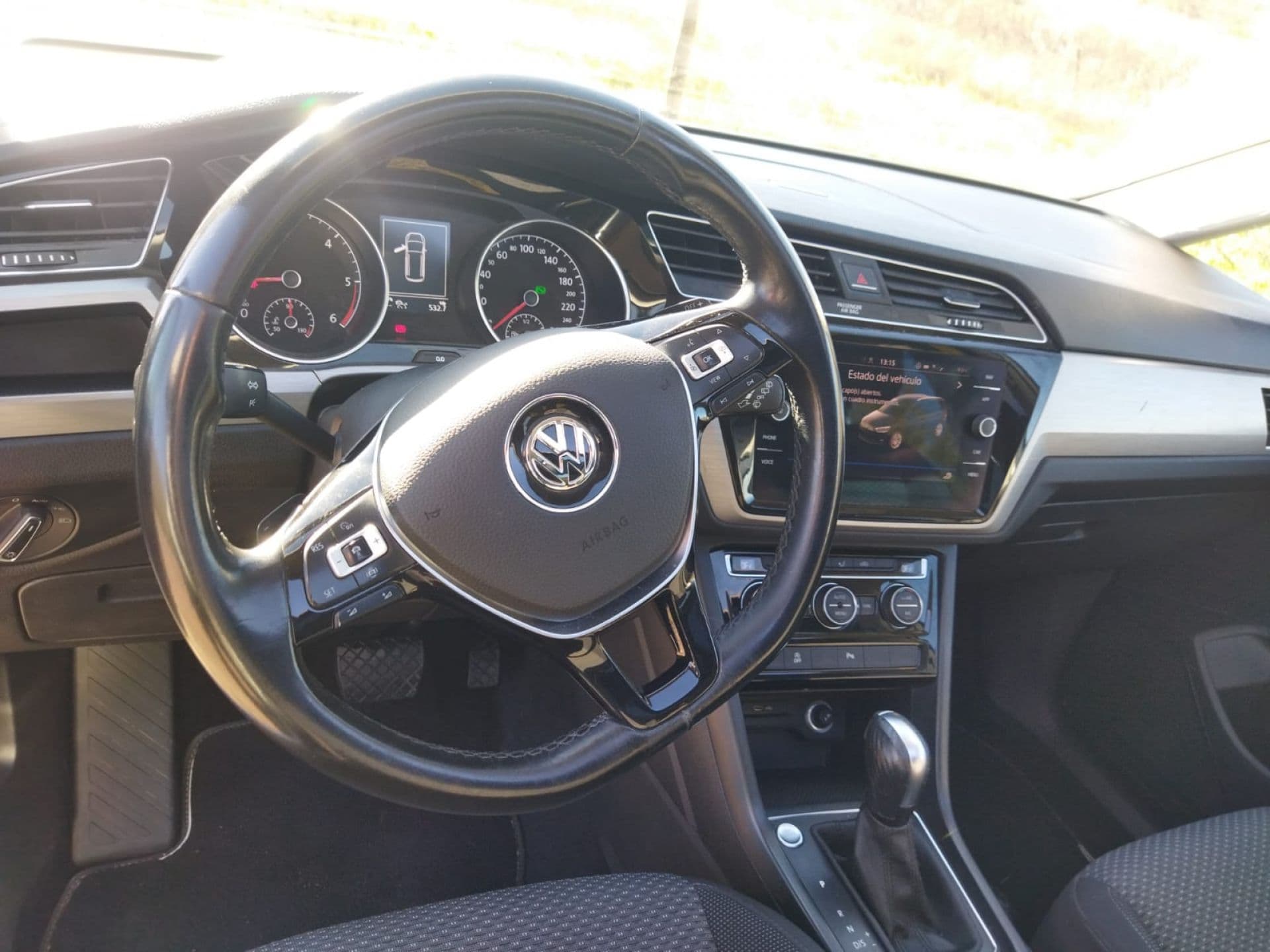 VOLKSWAGEN touran