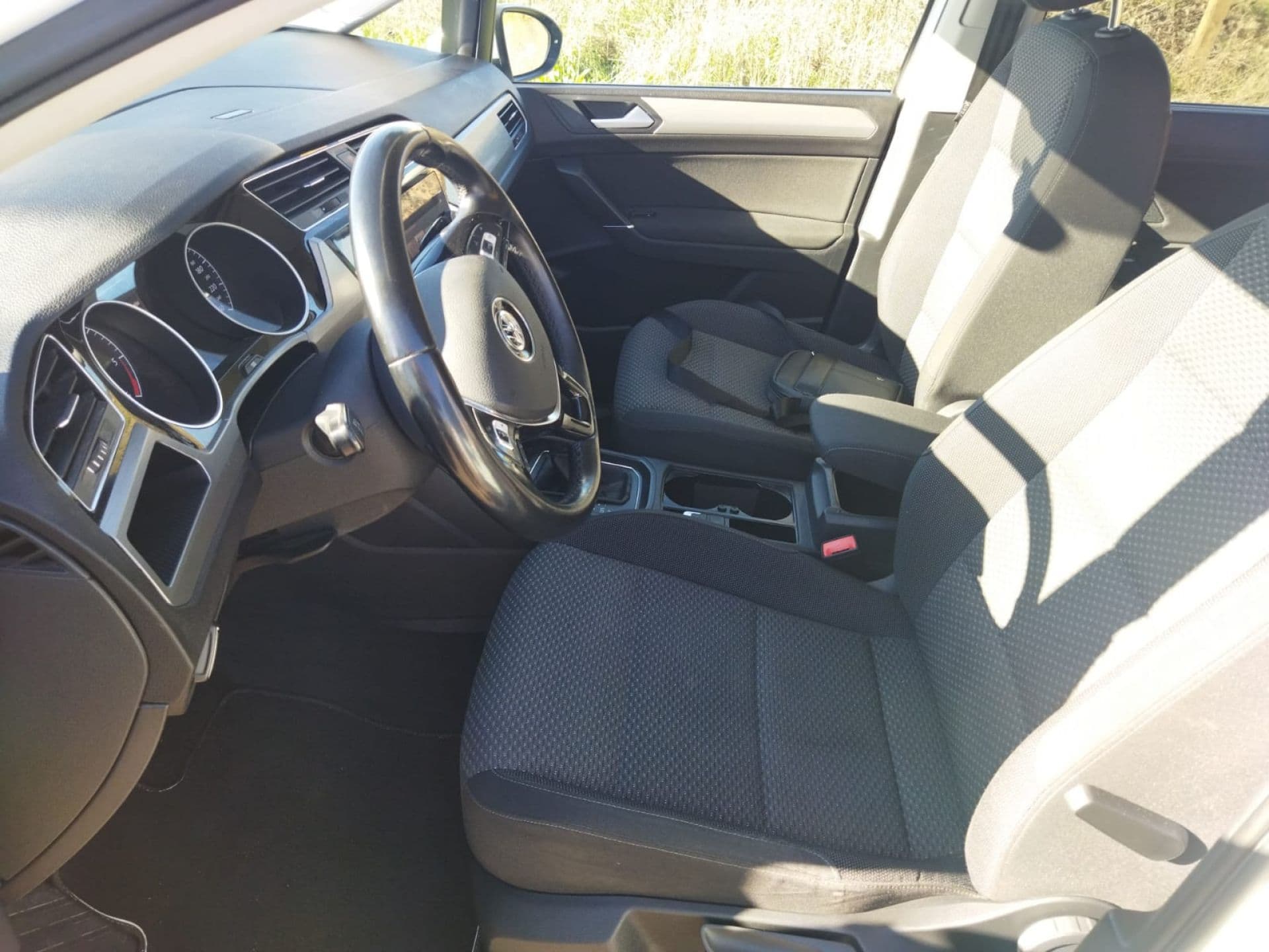 VOLKSWAGEN touran