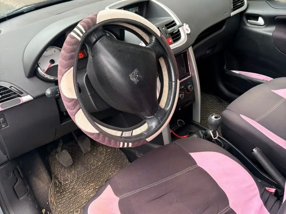PEUGEOT 207+ - Foto 5 | Clidrive
