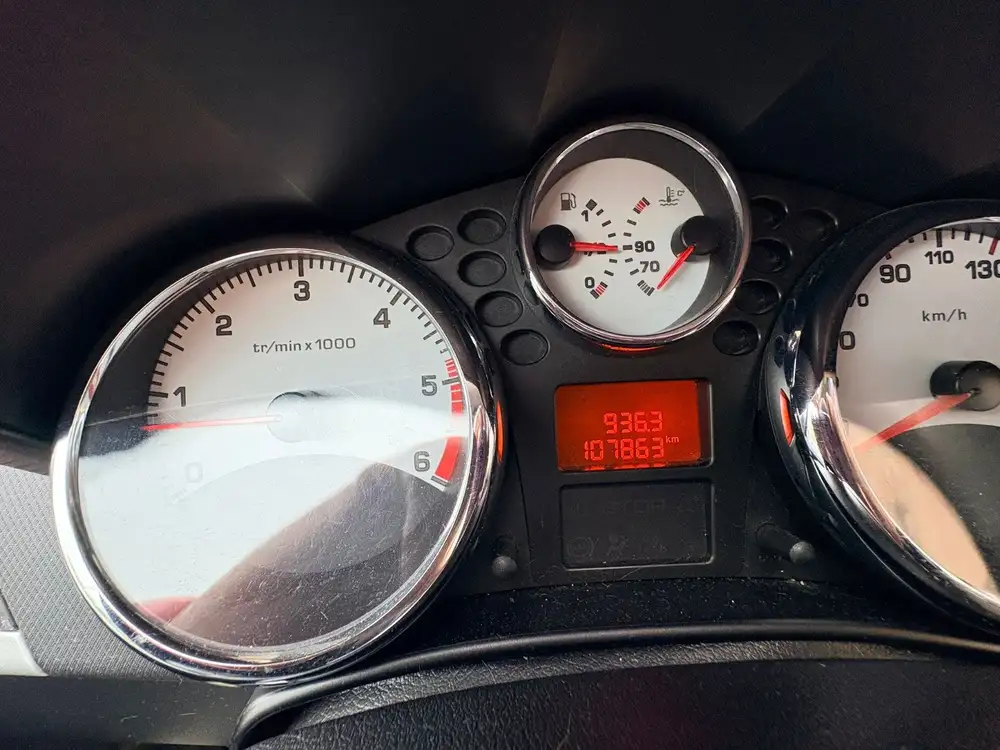 PEUGEOT 207+ - Foto 6 | Clidrive
