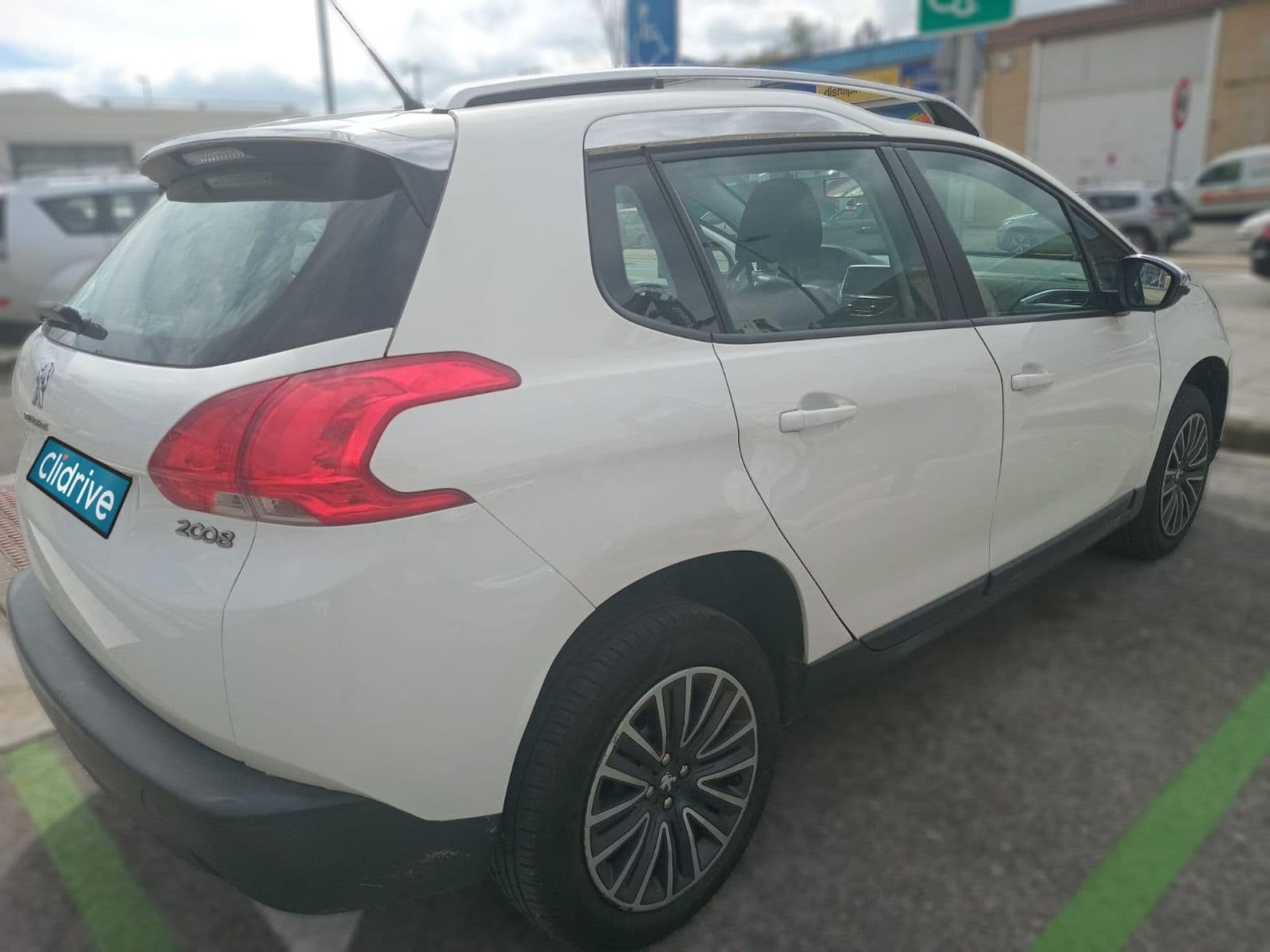 PEUGEOT 2008