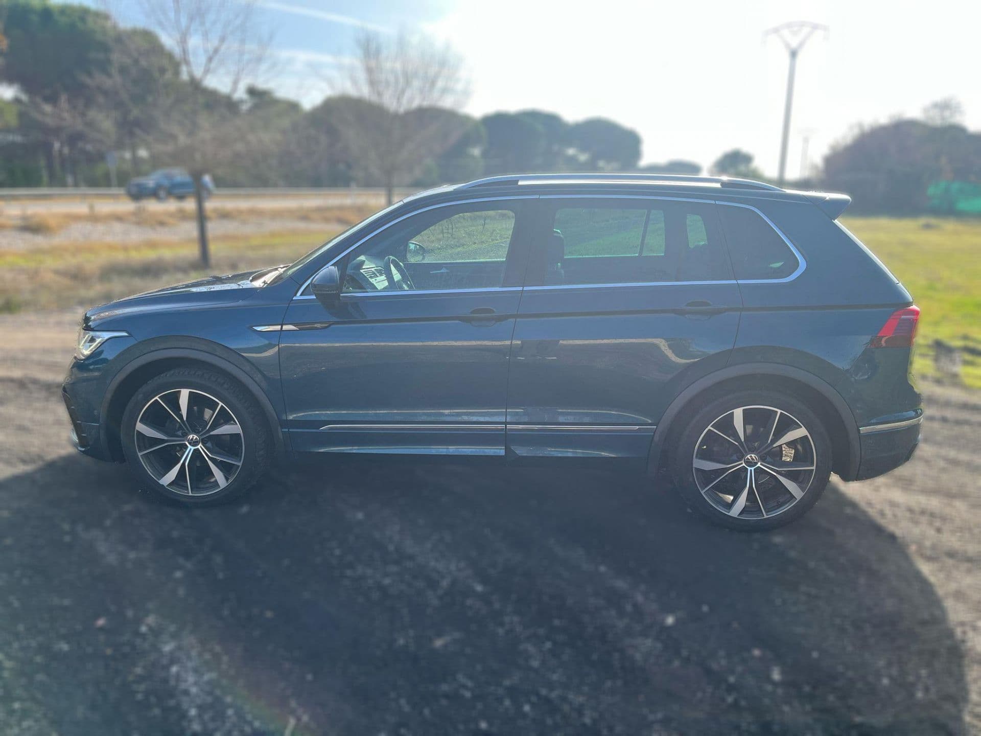 VOLKSWAGEN tiguan