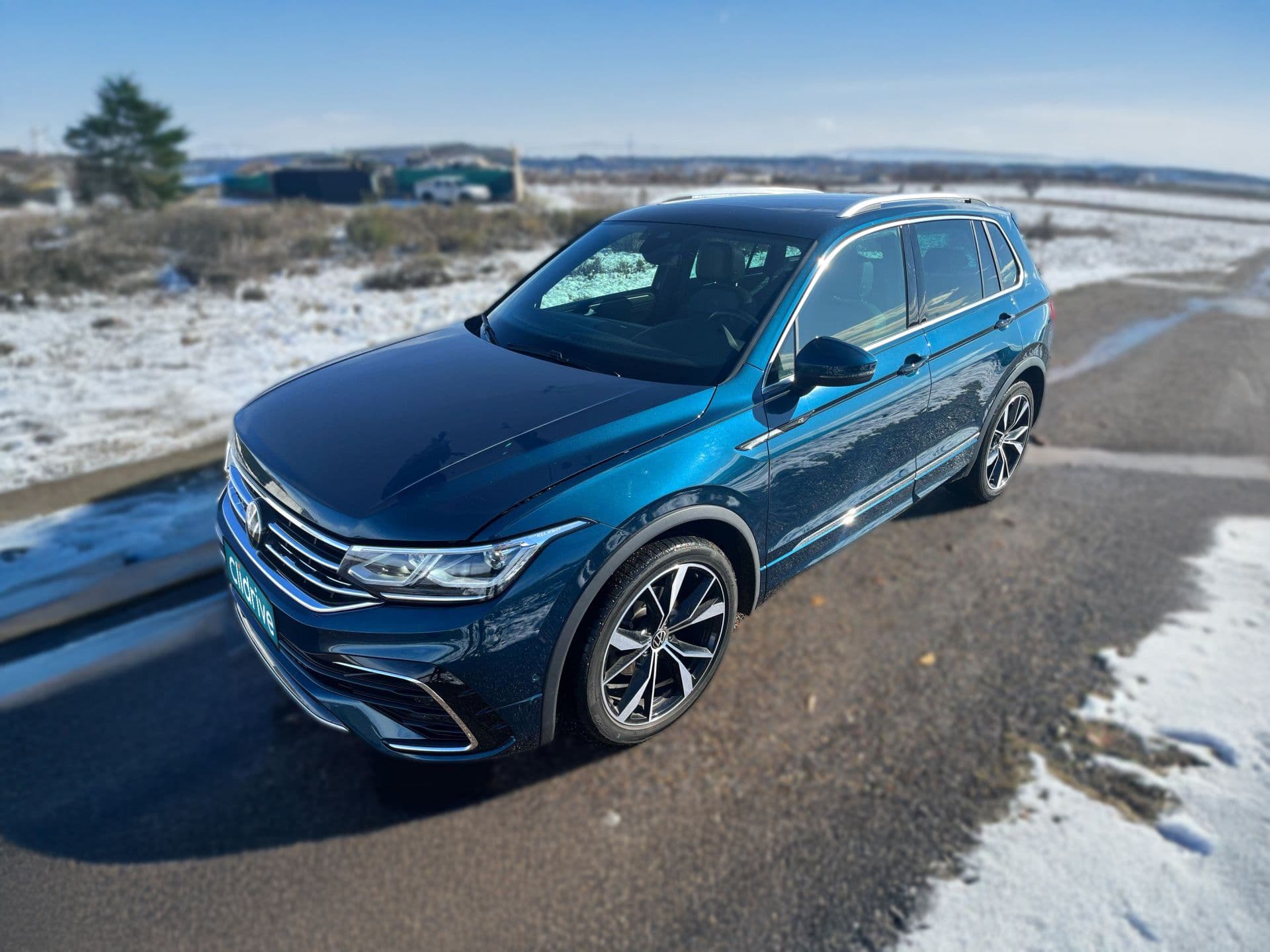 VOLKSWAGEN tiguan