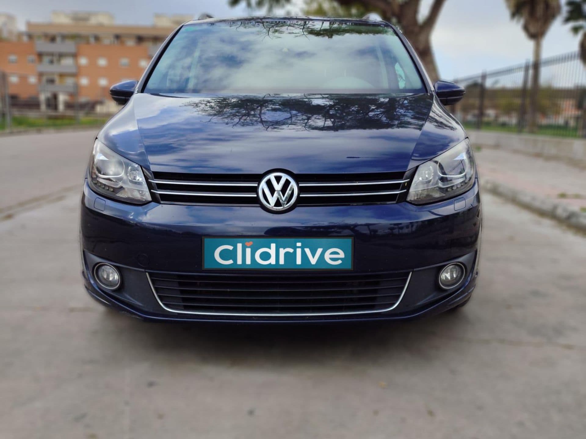 VOLKSWAGEN touran