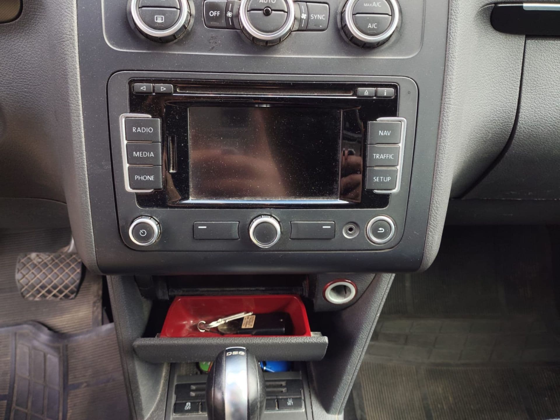 VOLKSWAGEN touran