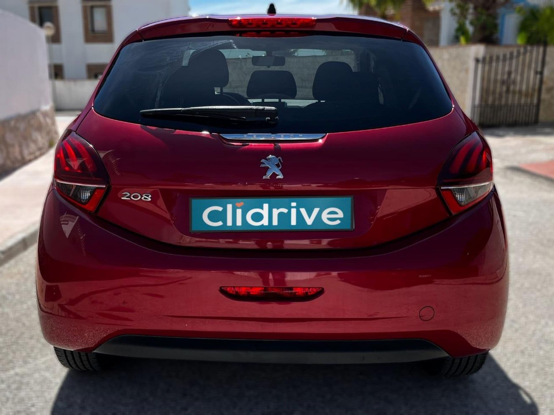 PEUGEOT 208
