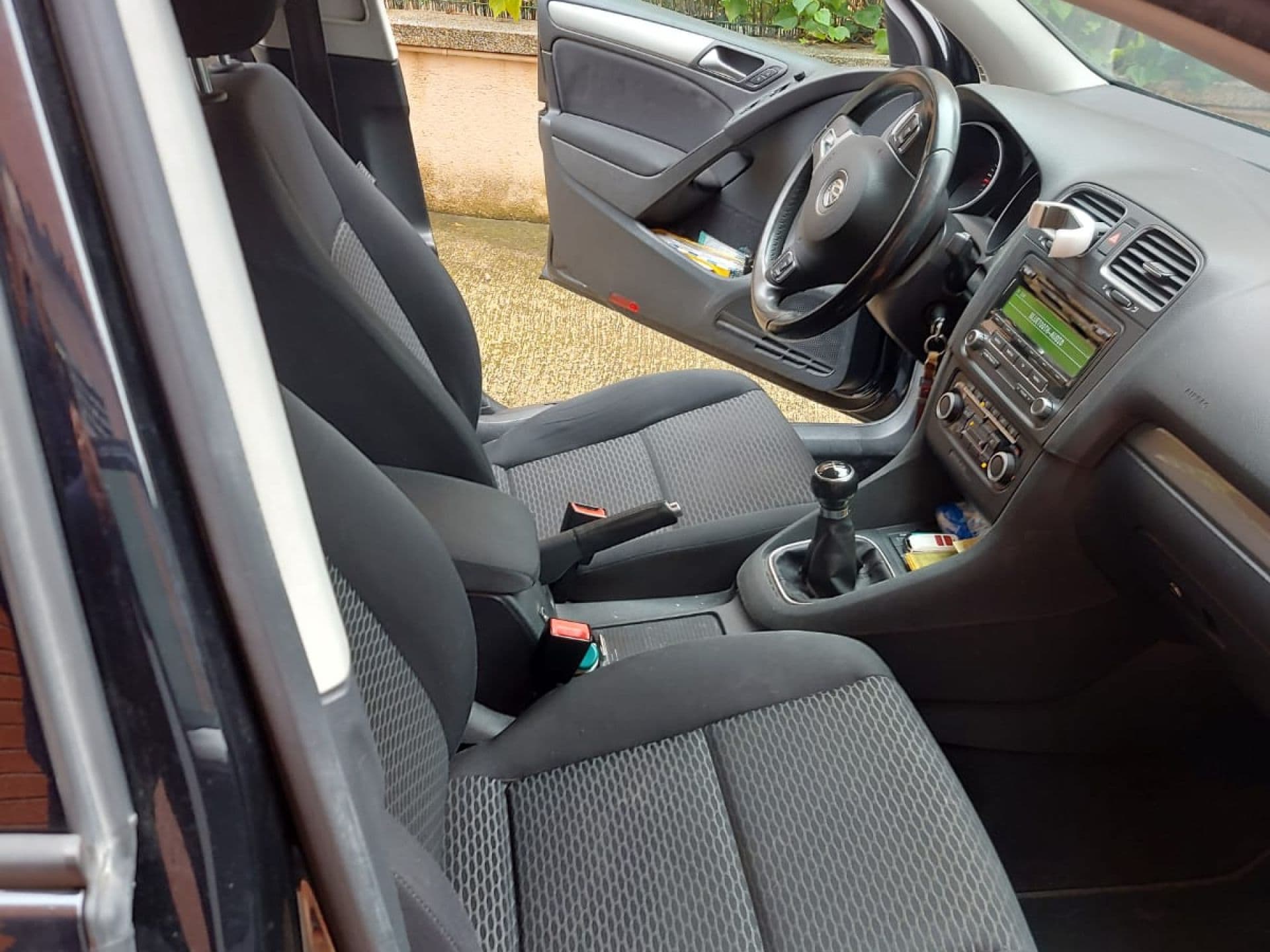 VOLKSWAGEN golf