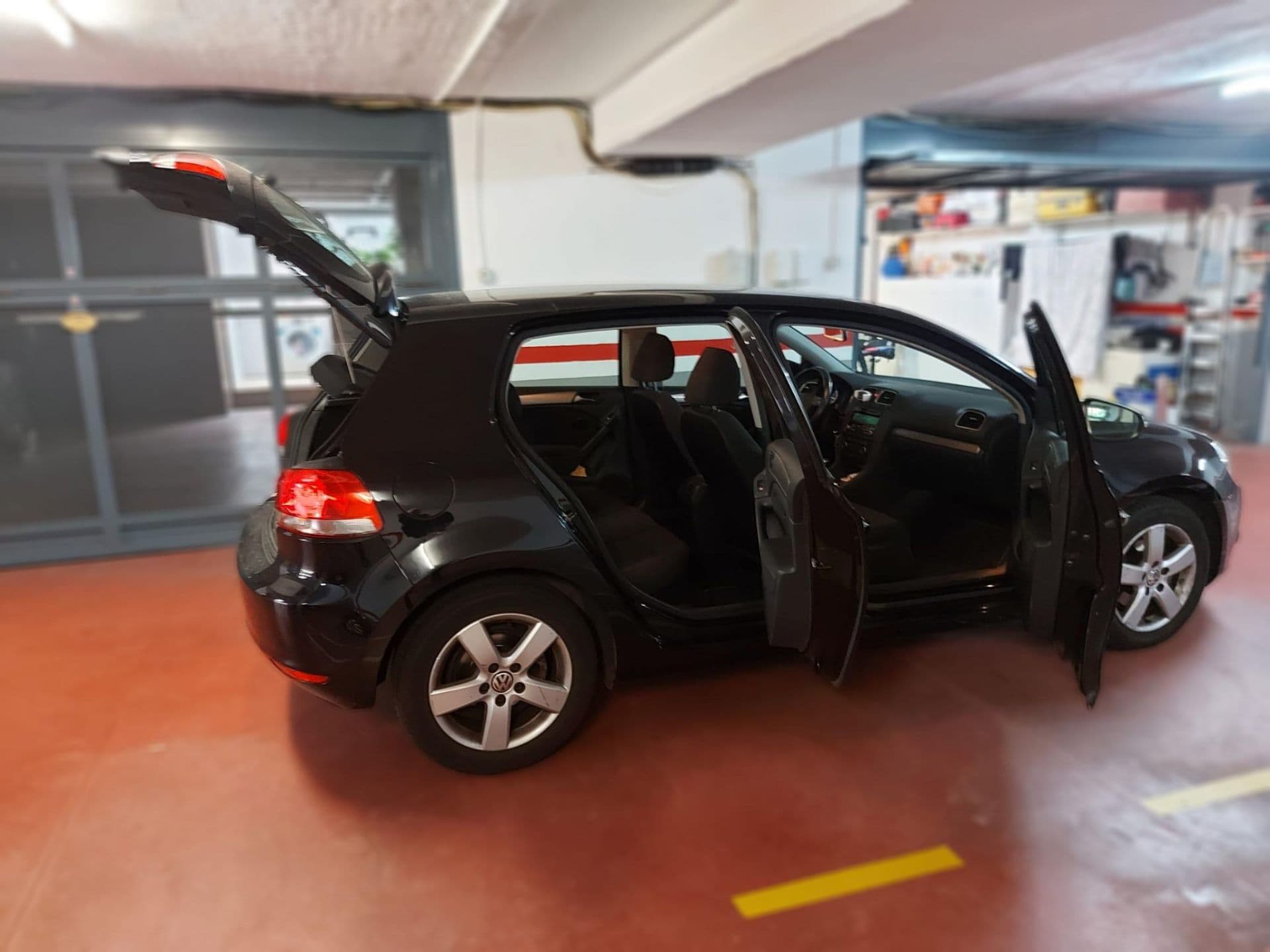 VOLKSWAGEN golf